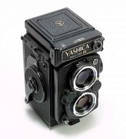 Yashica Mat-124G