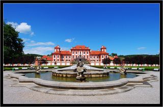 замок Троя, расположен рядом с Пражским ЗООпарком