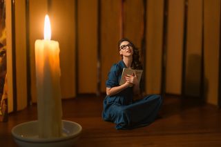 Ты книга, что не устаю читать.