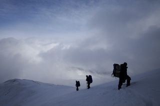 Погода нас тогда поджала... и только при спуске с горы облака резко разошлись!