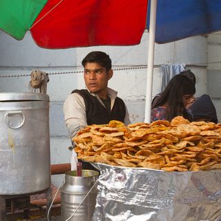 За изготовление и продажей всяких вкусностей. Дели