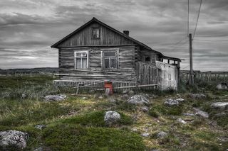 Каждый «косарь» имеет набор кос на разные случаи: разной длины в зависимости от приливов и отливов, с разными наконечниками.