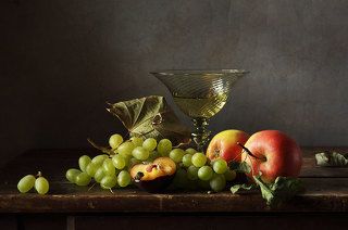 и половинка сливы