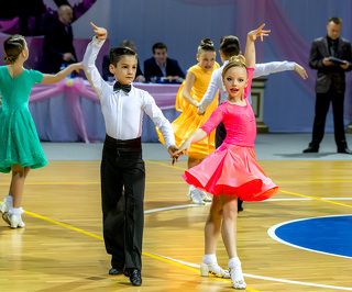 Девочка на ЗП. Кажется очень старается!