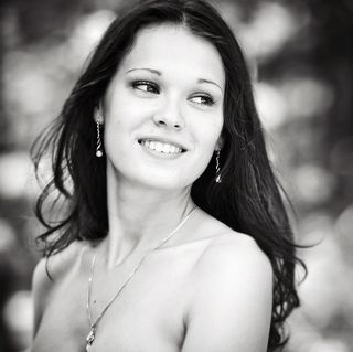 Проходило время.. Много времени. Один год, два, семь.. Ты приезжала на лето в мой город. И я оставлял тех, с кем встречался в холодные сезоны в ожидании тебя. оставляла и ты.. Ведь мы знали - лето - только для нас двоих. Через время и пространство, через все эти года, проходила какая-то нить постоянства, которая связывала нас - я точно знал, что стоит мне оказаться рядом, я почувствую То Самое... Какие-то токи бешенно пронизовали пространство вокруг, когда мы были рядом. Наверное поэтому мы возвращались друг к другу, чтобы вновь ощутить нечто особенное, ощутить то, что не хватало в зимние дни, ощутить искреннее тепло родного человека.. Этот запах волос, жар эмоций.. От поцелуев у меня коротило контакты в голове, хотелось быть только здесь-и-сейчас, остановить мгновение до конца жизни или умереть на месте, только лишь бы оставить этот сладкий привкус на губах..