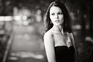 Одно лето не было нашим. Я был разорван в клочья тем, что ты вышла замуж, и уехала еще дальше, за тысячи и тысячи километров. Но прошло всего несколько месяцев, что-то для себя поняла.., вернулась ко мне. И мы доросли до того, что были действительно рады нашему возможному ребенку.. фантастика.. но все снова полетело к чертям!!! и нас снова разбросало по разным частям континента...