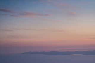 Закат с высот 1500 м н.у.м. Здесь находится церковь-приют Панагия. По преданию сюда поднималась сама Богородица. Отсюда видно два других \