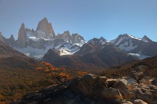 Чтобы попасть к базовому лагерю у подножья Фицроя, надо пройти около 8 км по хорошо утоптаной тропе. Эту фотографию я сделал на одном из привалов по пути.