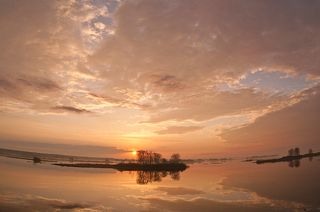 ...солнце разгоняло облака...