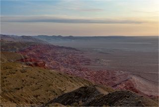 03. Парк организован 10 апреля 1996 года. Цель создания парка — сохранение уникального природного комплекса, археологических и историко-культурных памятников, редких и исчезающих видов растений и животных, развитие экологического туризма. Общая охраняемая площадь парка (включая буферную зону) — 520,2 тысяч га. Территория парка включает горный, песчано-пустынный, щебнисто-глиняно-пустынный ландшафтные комплексы.