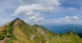 По тропе проходит украино-румынская граница