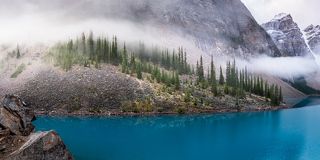 Облака заползают в долину и пролеают бывает очень быстро.
