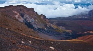 Бог Гефест или Вулкан, сын Зевса и Геры, в нем олицетворен огонь, дышащий из недр Земли  – именно от его имени произошло название «Вулкан».