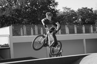 Навык номер один, которым необходимо обладать в триале и низкоскоростном катании на технику - это умение поддерживать равновесие.