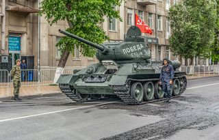 34-ка возглавляющая колону