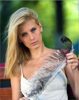 глаза у Мариночки прекрасно синие без ФШ и цветных линз.
Впервые встречаю столь насыщенный цвет.