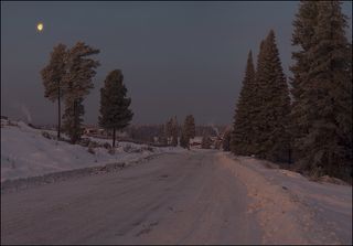 поселок Полуночное...