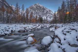 Осеннее утро в ущелье Актру