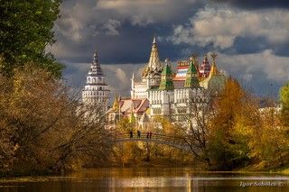 Измайловский кремль осенним днем.