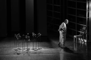 Socrates\' Show
Hall of Unity
98 years