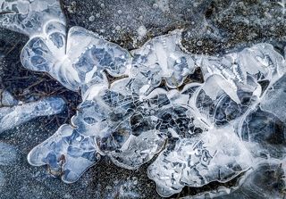 Витражи весенних луж