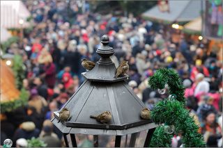 В эти праздничные дни Нюрнберг посещает около 2 млн. посетителей - жителей Германии и туристы со всего мира. В выходные это очень заметно)))