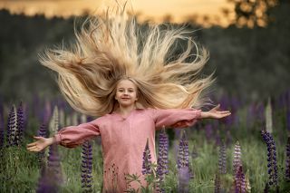 Прекрасная Даша ассоциируется у меня со славянской богиней Ладой, богиней любви и красоты. Именем Лада древние славяне называли не только изначальную богиню любви, но и весь строй жизни - Лад.