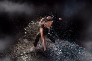 Латина в воде