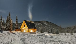 Любят снегоходчики целину пахать.....