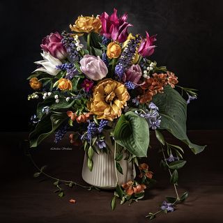 С букетом цветов