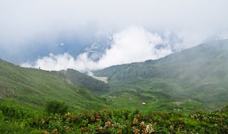 Вид с хребта Аибга.