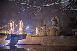 Россия.Псковская область. г.Остров. Цепной мост. Никольская церковь.