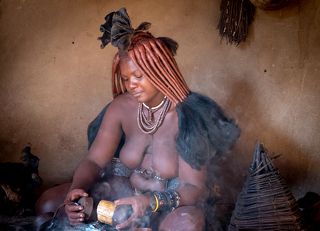 Многие ритуалы химба связаны со священным огнём (окоруво)