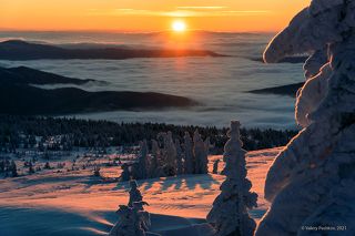 03 Через 2 с небольшим минуты склоны стали уже апельсиновые, …