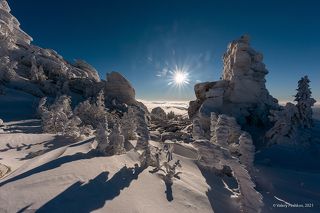 01 Эти два кадра сделаны практически с одной точки. Так меня встретило ущелье в 2021, …
