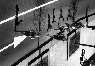 Тени на набережной