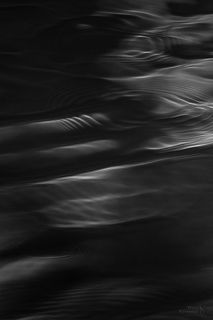 Магия воды

Гладь озера во время небольшого снегопада и ветра. Снято на 600 mm.

В Выборгских лесах, Ленинградская область.
Апрель 2021.