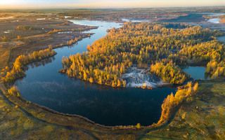 За горизонт