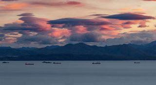 Камчатка, акватория Авачинской губы, корабли постоят...