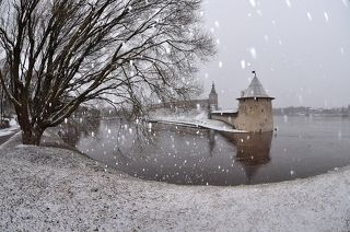 Россия.Псков. Плоская башня.