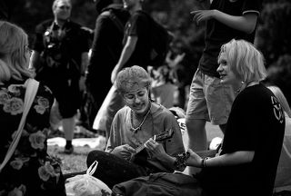 На фестивале хиппи