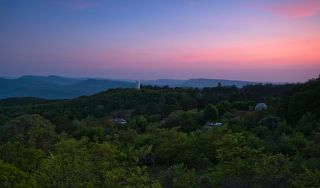 Вид с башни телескопа АЗТ-11 на территорию обсерватории