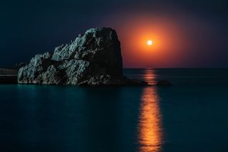 Южная ночь. Республика Крым, г. Алупка