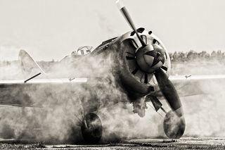 И-16 в момент запуска двигателя.
17 июля 2011 г.на аэродроме \