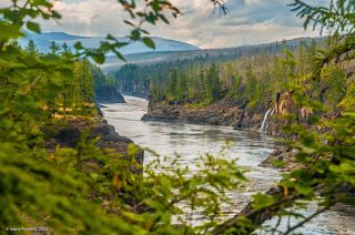01 Без сомнений, Большой Курейский водопад – это драгоценный камень в красивейшей оправе, а тропа к водопаду – один из её значимых элементов