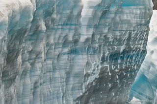 03 … но у основания водопада лежит настоящее сокровище!