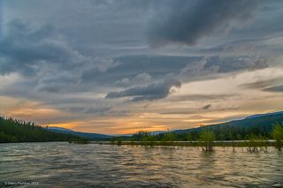 01 После затяжной непогоды дождь закончился, вечером появились надежда на красивые сюжеты и мы решили попытать фотографического счастья на реке Яктали