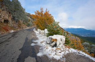 Крым. Ялта. Первый снег на Ай-Петри