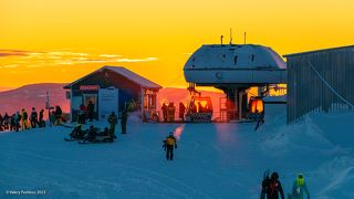 02 И даже обилие людей не сильно портит картину