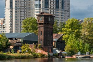 Городские контрасты Петербурга